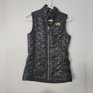Black and Gold North Face Women’s Vest XS WARM AND LIGHT thermal